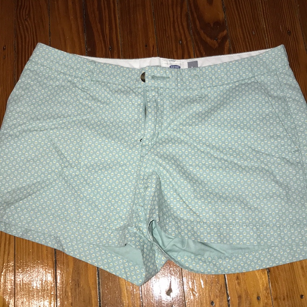 Blue floral Old Navy shorts
